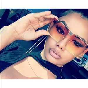Women's oversized sunglasses